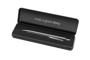 Pelikan Snap® Metallic K10 Kugelschreiber Platin – edles Metall-Etui