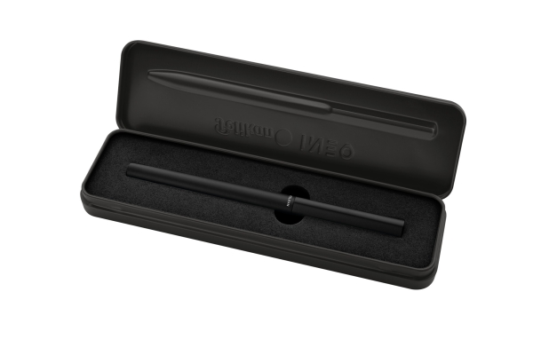 Pelikan Füllhalter Ineo® Elements P6 Schwarz mit Gravur