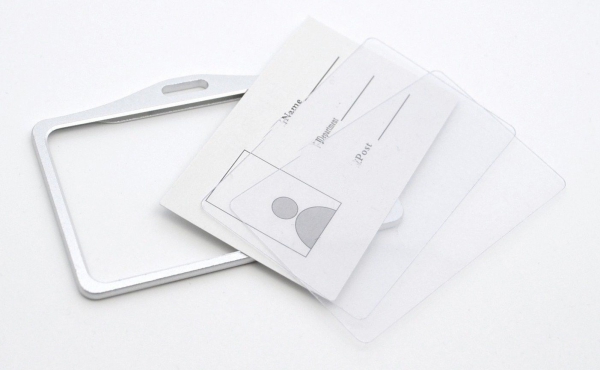 Kartenhalter aus Metall  Querformat mit Ausweisjojo ROUND